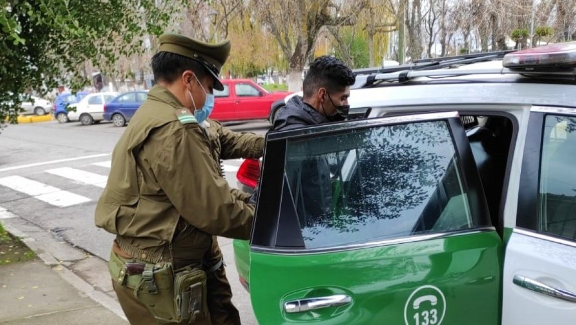 San Carlos: Detienen a dos jóvenes que abordaron con violencia a mujer para robarle un monedero
