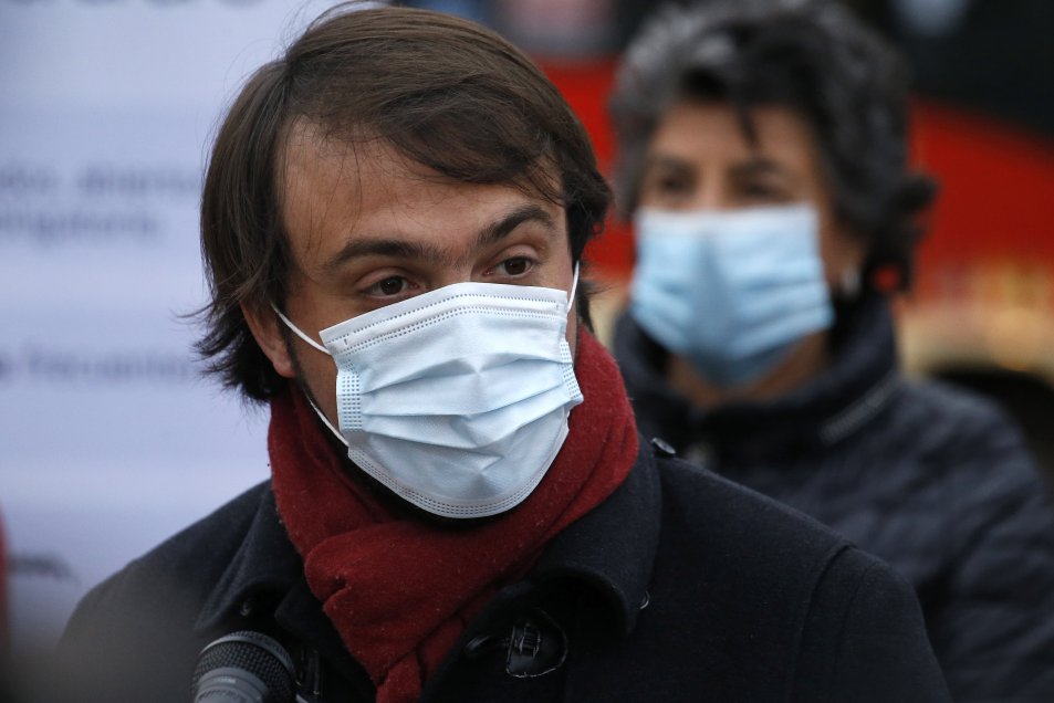 Alcalde de Valparaíso acusa de arbitrariedad al Gobierno por seguir en Fase 2: 