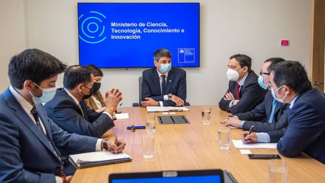 Ministro de Ciencia recibió a delegación de Sinovac por proyecto de instalación de planta en Chile