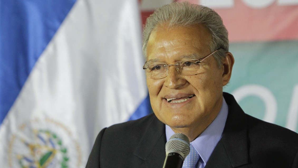 Fiscalía de El Salvador ordenó detener al ex presidente Sánchez Cerén por corrupción