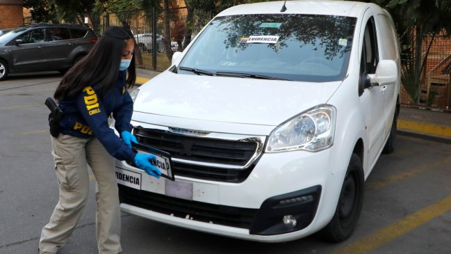 Encontraron el cuerpo de una persona al interior de un automóvil en Estación Central