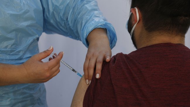 Minsal pide a rezagados no acudir a los vacunatorios esta semana