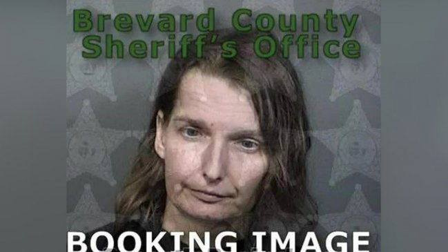  Florida: Detienen a mujer que encerraba a su hija autista en una jaula  