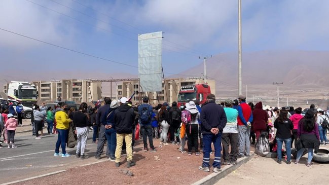 Vecinos de las Tomas de Alto Hospicio protestan por corte del suministro eléctrico