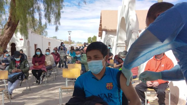 Más de 800 personas fueron vacunadas en localidades extremas de la Región de Antofagasta