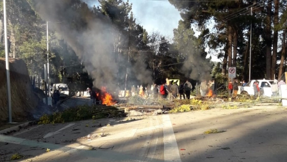 Pescadores artesanales de Pelluhue se tomaron la ruta exigiendo 