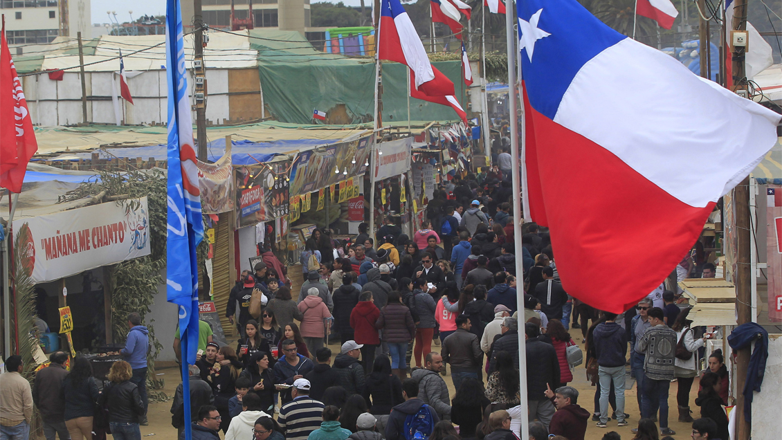 Aforos limitados y al aire libre: Fonderos proponen medidas para Fiestas Patrias en parque de Valparaíso
