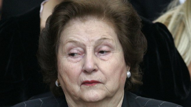 Lucía Hiriart fue ingresada al Hospital Militar