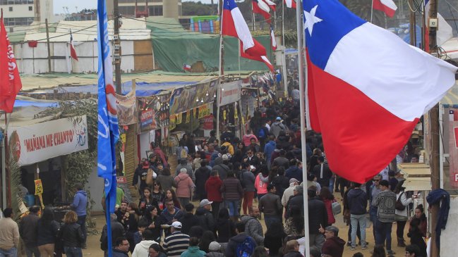 Aforos limitados y al aire libre: Fonderos proponen medidas para Fiestas Patrias en parque de Valparaíso