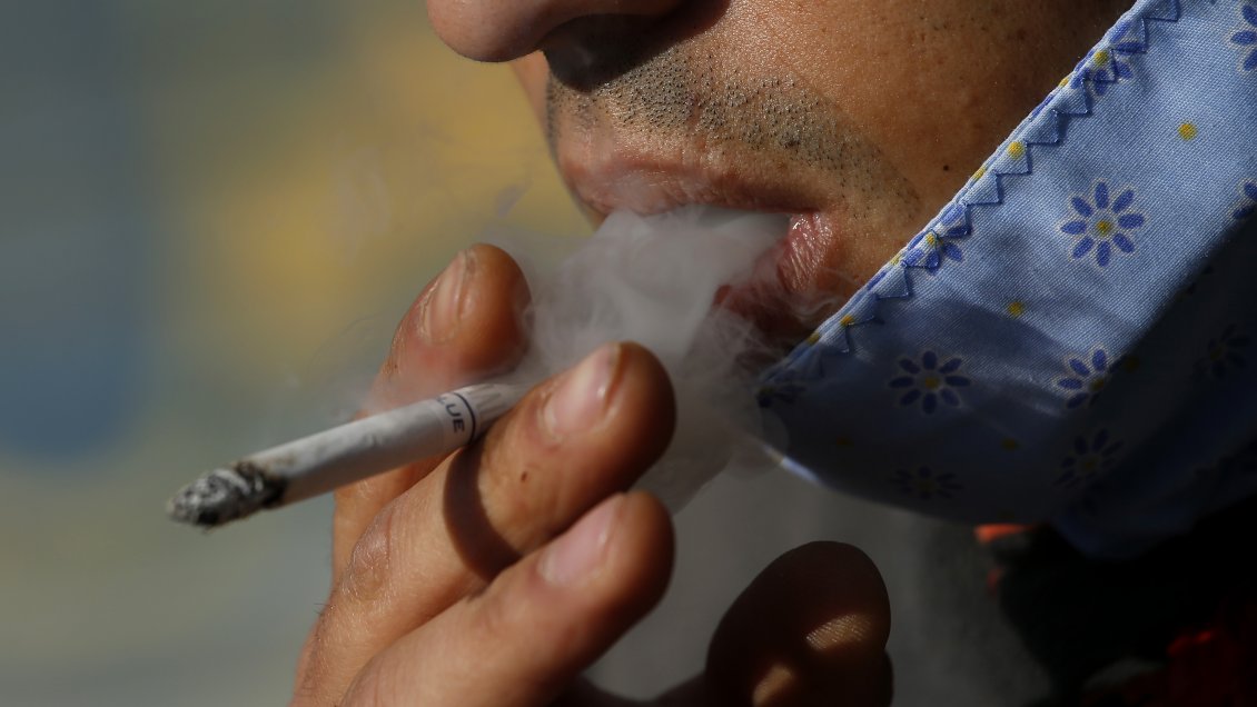 Coyhaique: Hombre atacó con motosierra a vecino que le negó un cigarrillo