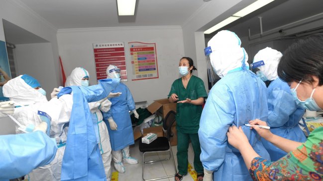 China amplía restricciones y confinamientos para atajar sus últimos rebrotes