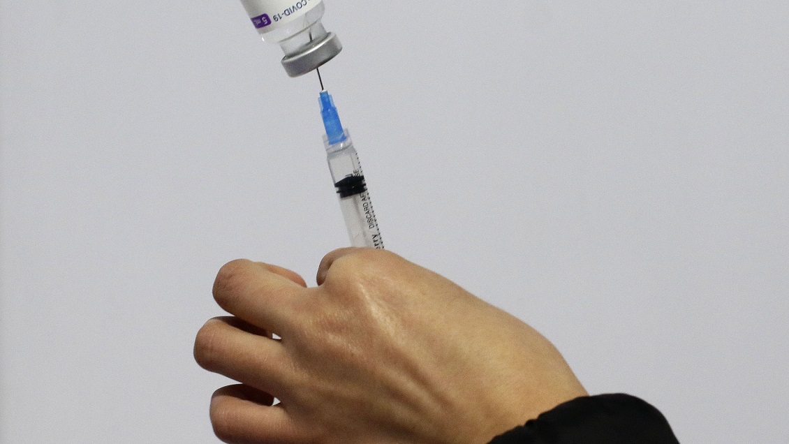 Escándalo en Alemania: Enfermera antivacunas cambió dosis contra el Covid por suero