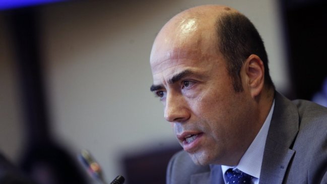 Contralor: Si hubo violaciones a DDHH post 18-O es porque el mando no estaba ejerciendo bien su pega