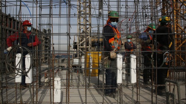 Encuesta UC: 462 mil puestos de trabajo se crearon en julio