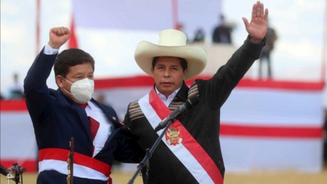 Primer ministro de Perú es acusado de financiar campaña con dinero ilícito