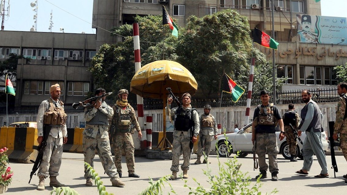 Afganistán: Talibanes llegan a las afueras de Kabul y negocian la transición de poder