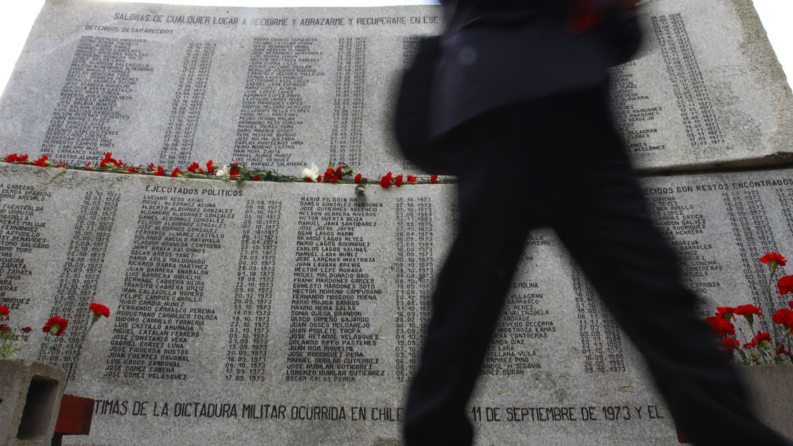 Constituyentes serán sancionados si niegan violaciones a DDHH de la dictadura o el estallido