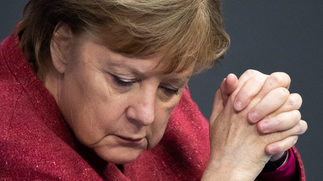 Merkel: Habrá que dialogar con los talibanes para salvar vidas