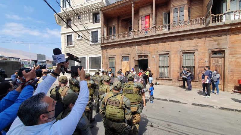 Migrantes no permitieron ser desalojados de ocupación ilegal en Iquique