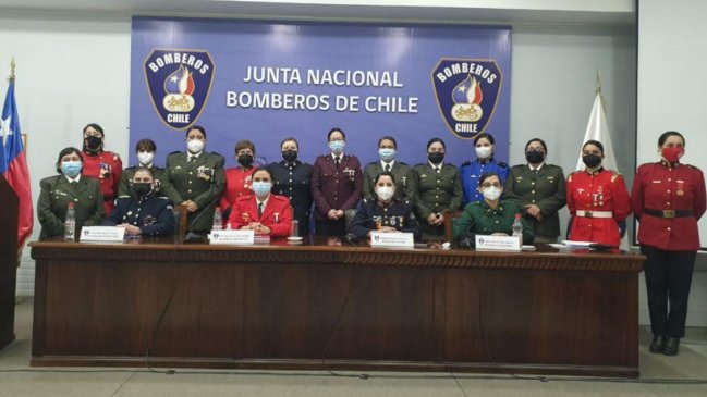 Bomberas constituyeron primera Comisión de Equidad de Género de la institución