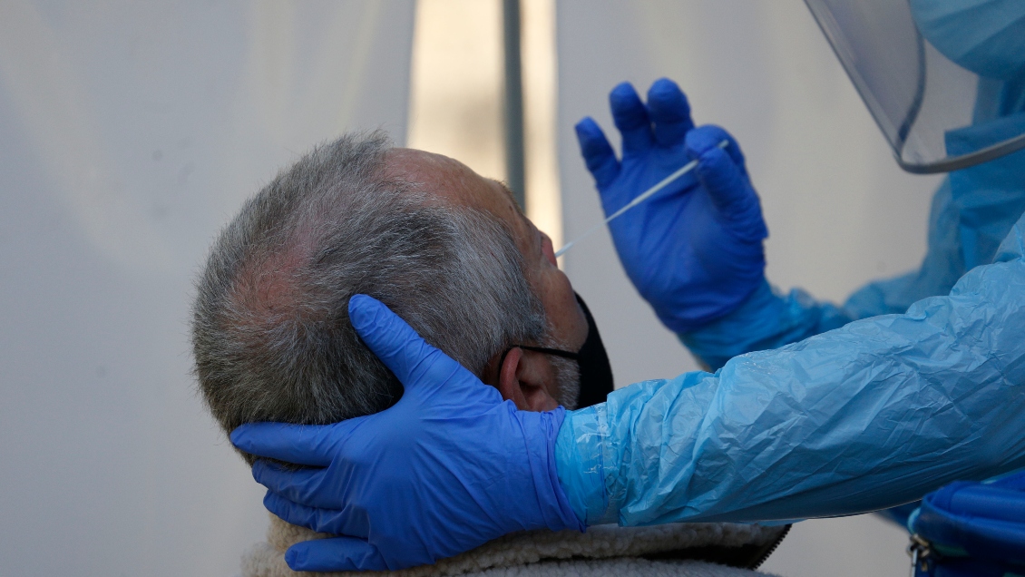 Covid-19 en Chile: Positividad a nivel nacional bajó a 1,12 por ciento