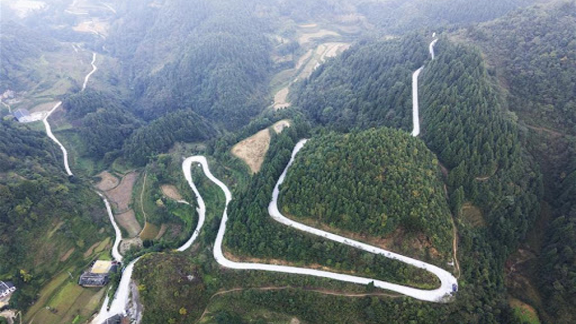 China alcanza 4,38 millones de kilómetros de carreteras rurales