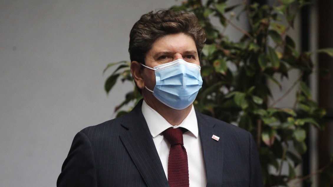 Rentas vitalicias: Ministro Cerda advirtió a aseguradoras que 