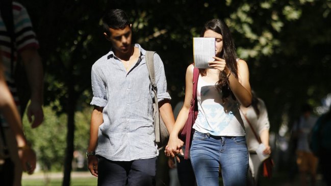 Este año ingresaron a la educación superior 25 mil mujeres más que hombres