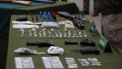   Masiva incautación de armas y drogas tras operativo policial en Valparaíso 