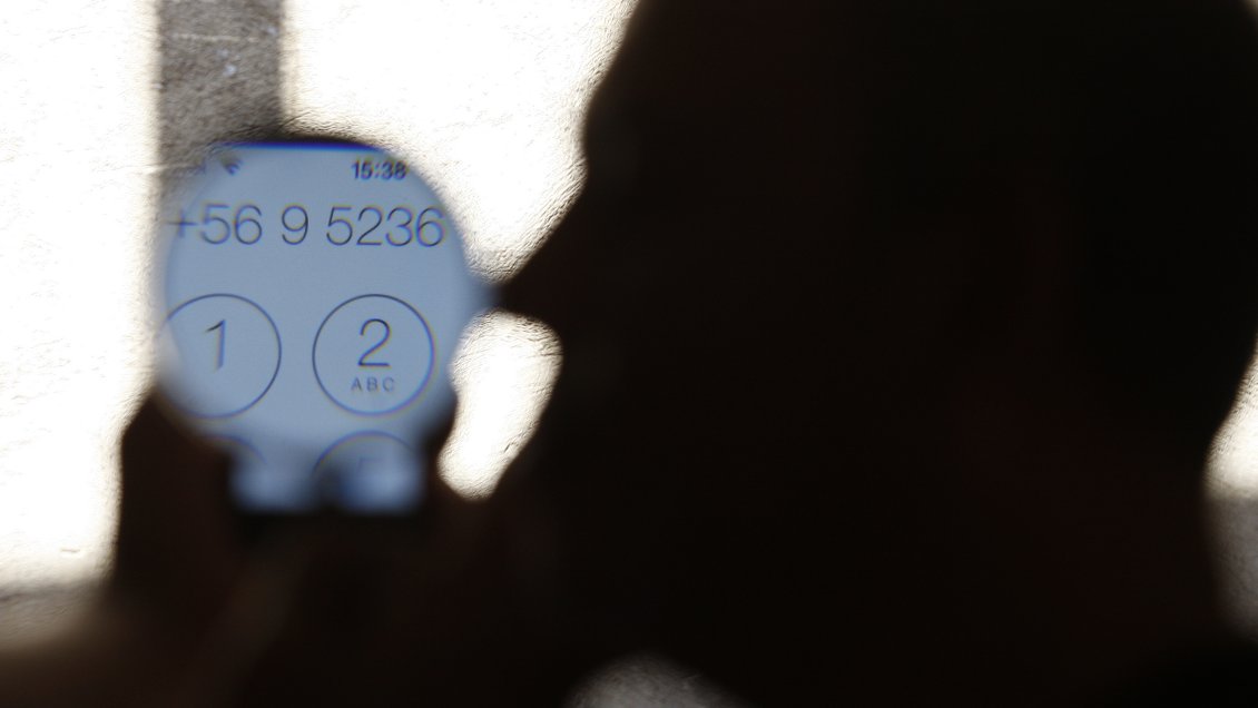 Macul: Detienen a sujetos acusados de estafar a anciana con el 