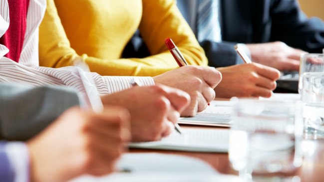 Soluciones corporativas: Universidad de Chile hace un llamado a repensar cómo se aborda el trabajo