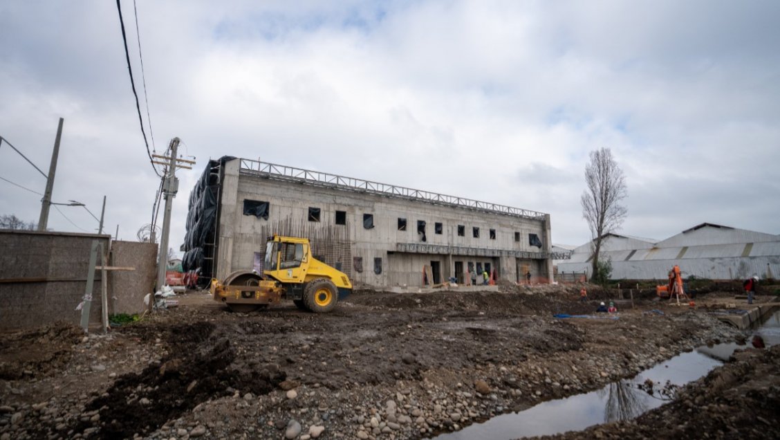 Quiebra de empresa constructora gatilla paralización de obras de nuevo Cesfam de Chillán