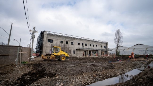 Quiebra de empresa constructora gatilla paralización de obras de nuevo Cesfam de Chillán