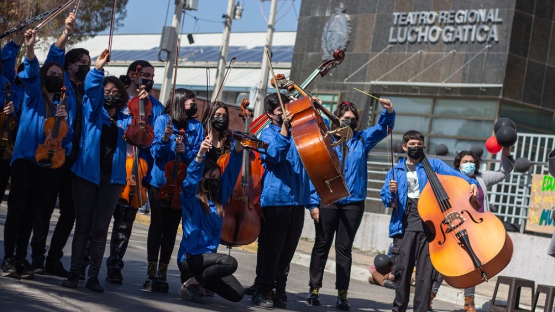 Músicos protestan tras desvinculación de directivo de Teatro Regional de Rancagua