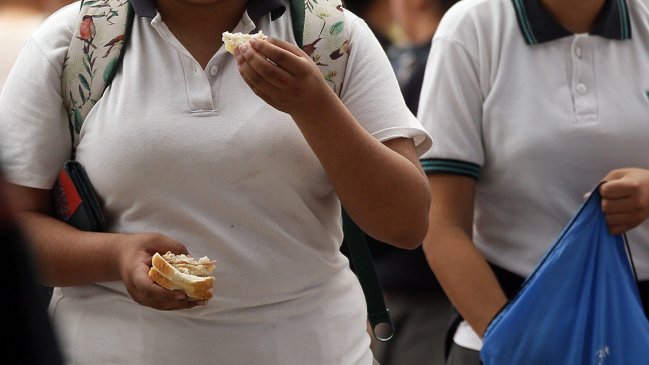 Tratar obesidad en adolescentes ahorraría 4.000 millones de dólares a sistemas de salud