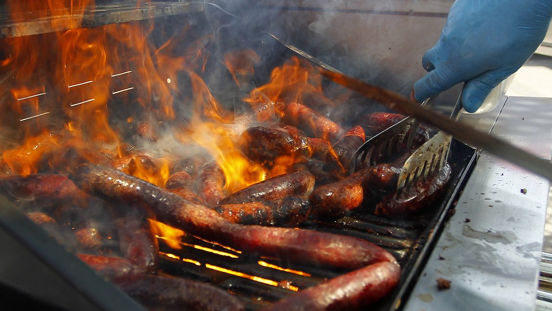 Sumario sanitario a Cecinas Pincheira: Tenían carne vencida para fabricar longanizas