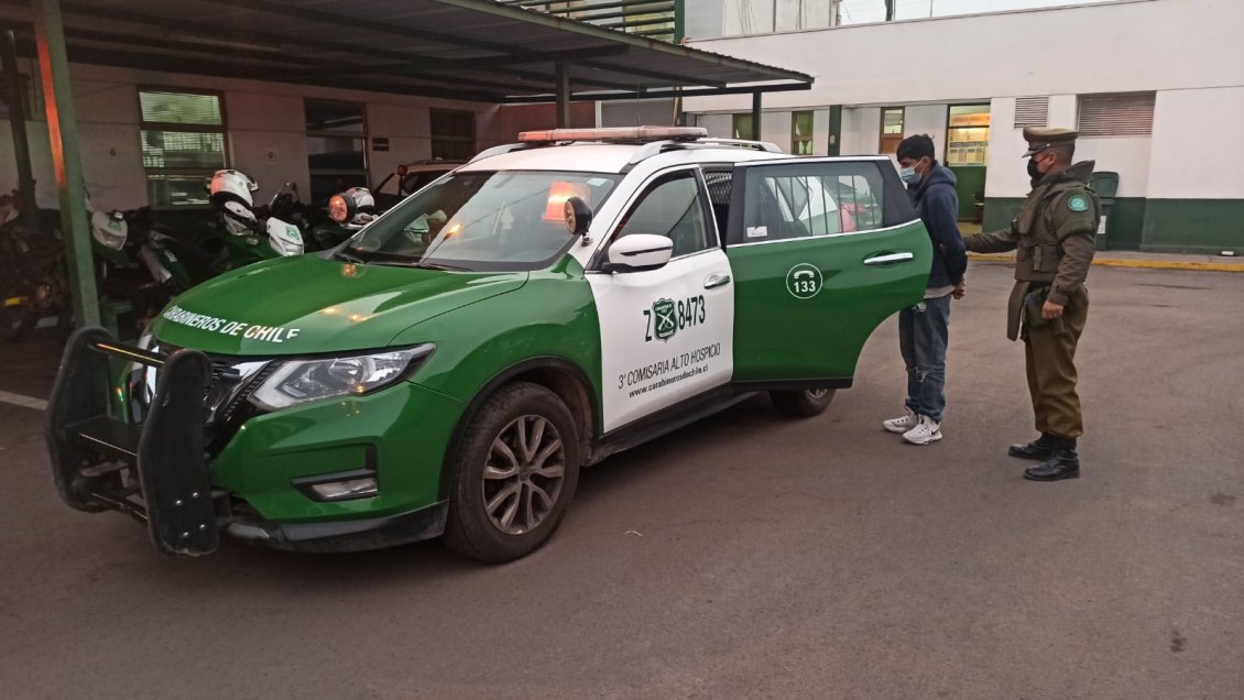 Tres menores y un adulto se volcaron en vehículo que sustrajeron momentos antes