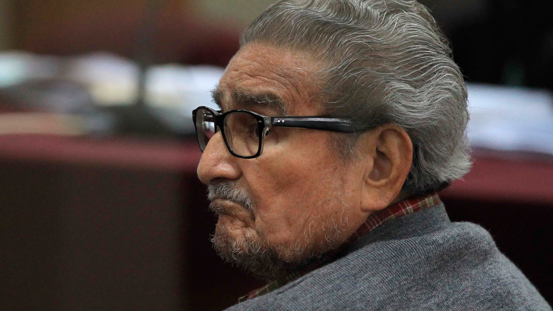 Abimael Guzmán, fundador del grupo terrorista Sendero Luminoso, murió en la cárcel
