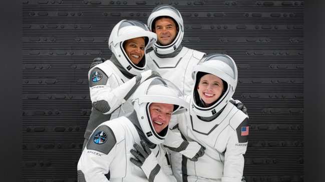 SpaceX, lista para el despegue de la primera misión espacial completamente civil