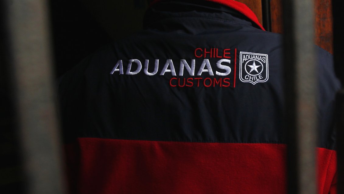 Funcionaria de Aduanas fue condenada a 12 años de cárcel por torturar a mujeres extranjeras