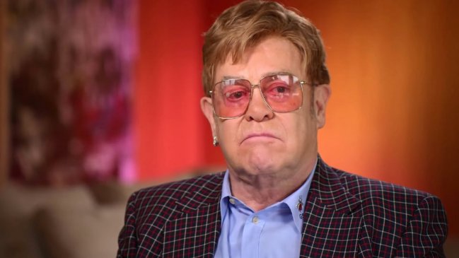  Elton John sufrió 