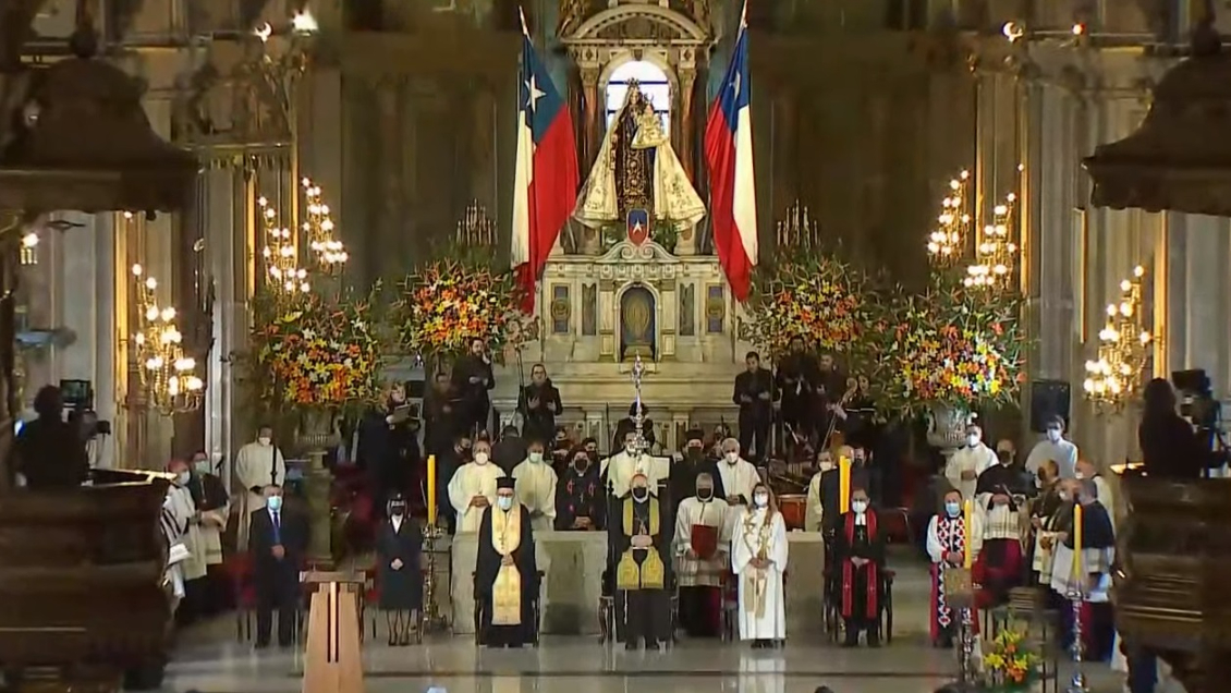 Te Deum Ecuménico: Arzobispo Aós pidió que nueva Constitución respete 