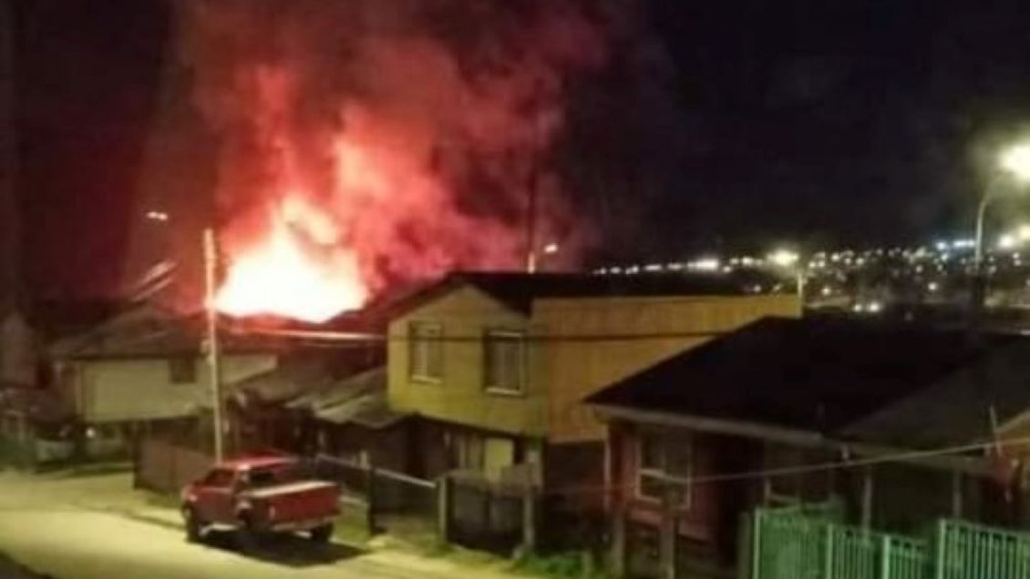 Incendio provocó daños en seis viviendas del sector alto de Coyhaique