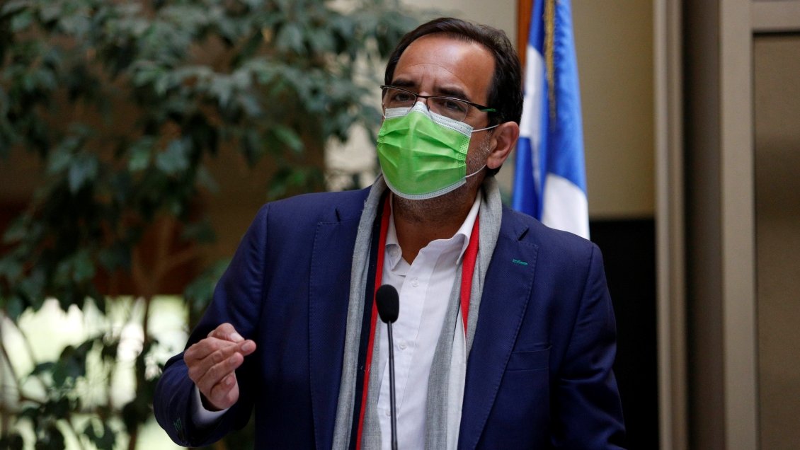 Mulet baja candidatura parlamentaria ante acusación de cohecho: 