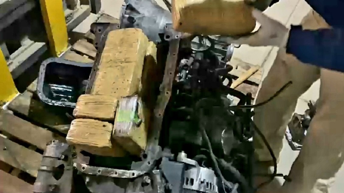 Curicó: PDI detectó 18 kilos de droga en motor de un camión