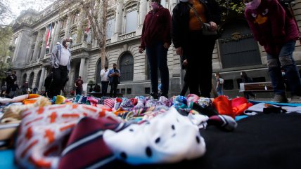   Concejala de Santiago por permisos a ambulantes: No es una definición fácil, pero hay una situación descontrolada 