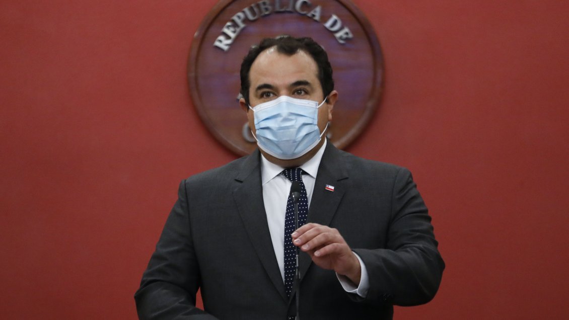 Gobierno defiende plan migratorio y critica 