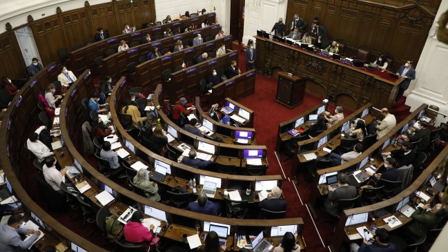 Seis constituyentes de Vamos por Chile piden anular votación de reglamento y presentan recurso ante Corte de Apelaciones