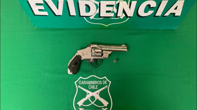 Hombre fue detenido en Valparaíso acusado de disparar a su pareja