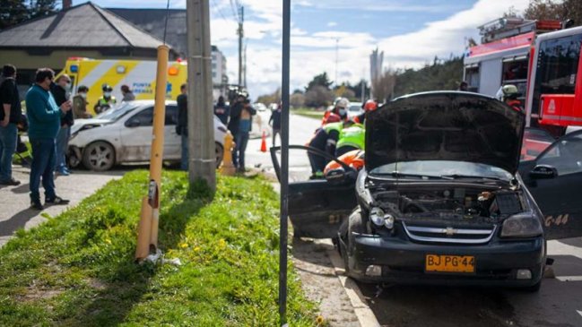 Cuatro personas resultaron lesionadas en accidente de tránsito en Punta Arenas